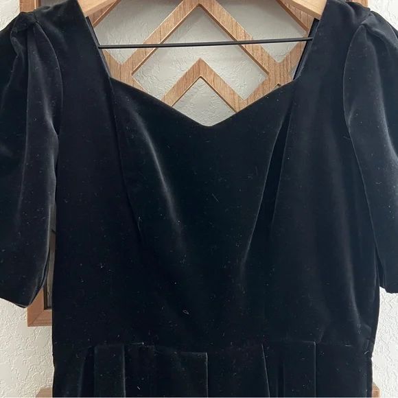 LAURA ASHLEY Vintage Black Velvet Dress Sweetheart Neckline Size 8 *Runs Small - Picture 3 of 16